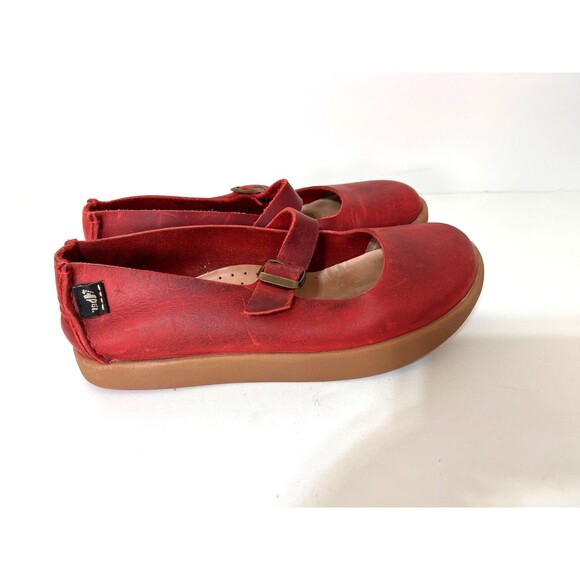 YOGI FOOTWEAR Shoes - Yogi Womens size 7 Shoes Sharpe Leather Scarlet Red Mary Janes
